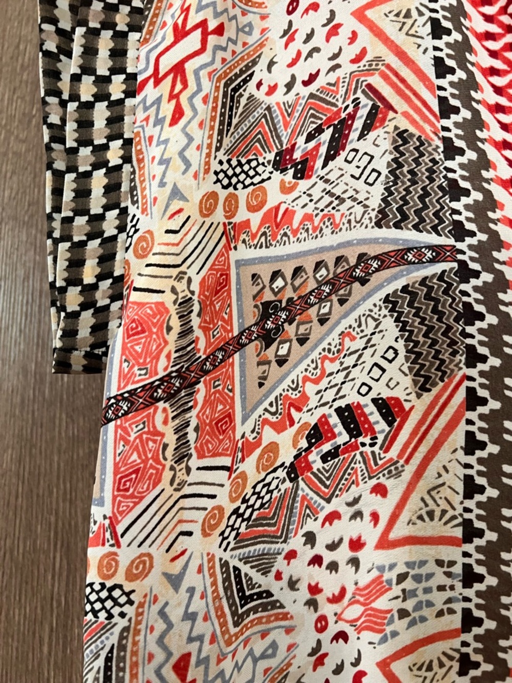 NIC+ZOE Coral and Black Printed V-Neck Sleeveless Tunic - Picture 3 of 7